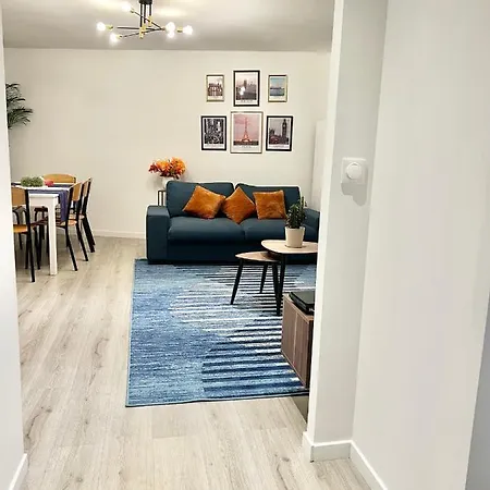 Hébergement de vacances House Climatisee & Parking A 15 Minutes De Paris